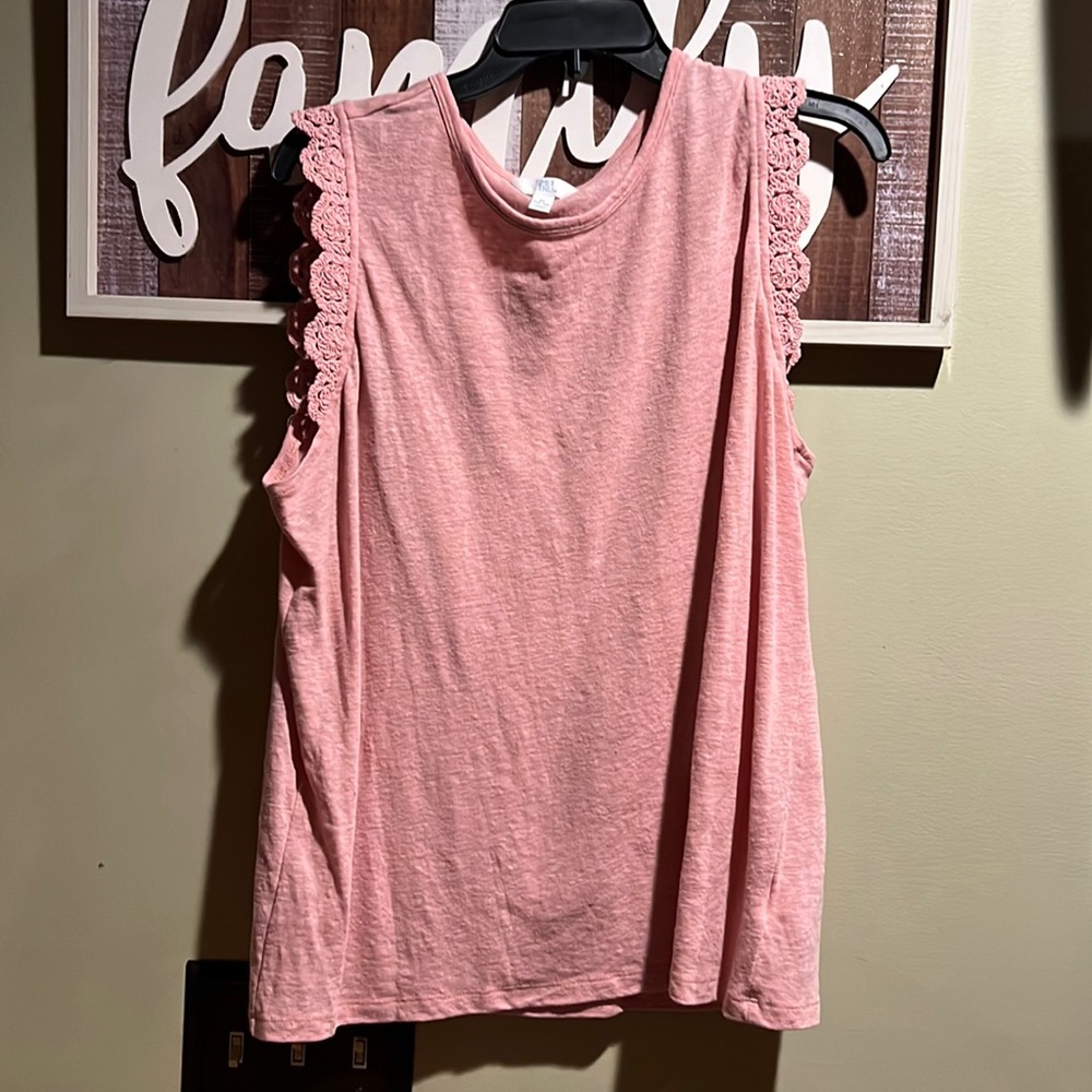 Cute crocheted sleeves pink tank.